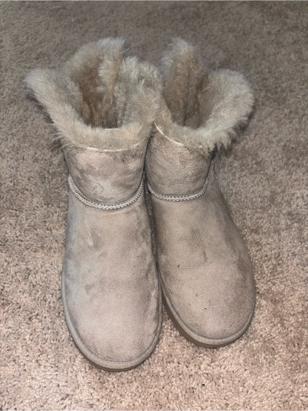 UGG Classic Mini Fluff Bow Suede Shearling Winter Boots Size 7
